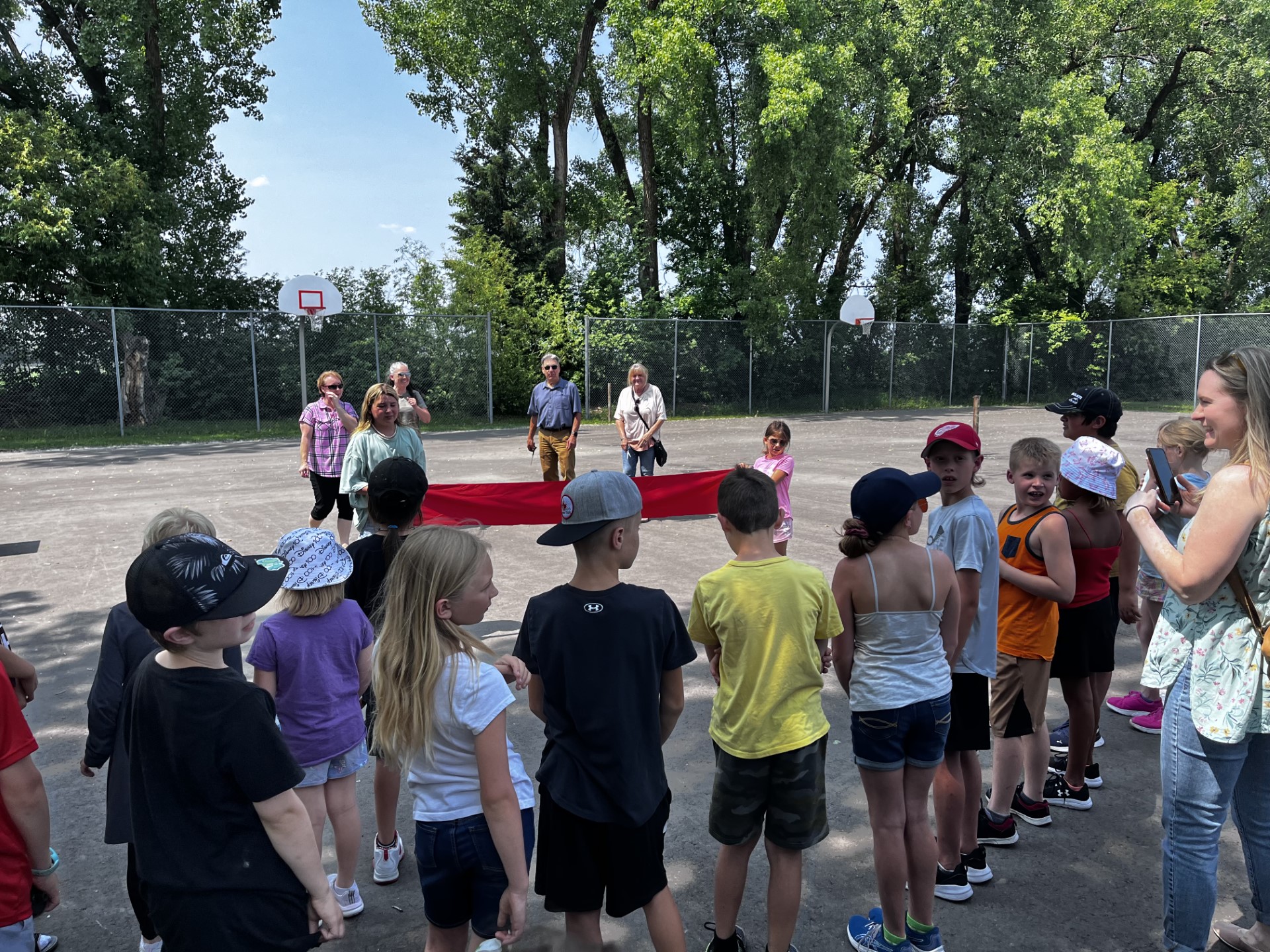 Oakville School gets generous help to revamp entire outdoor basketball